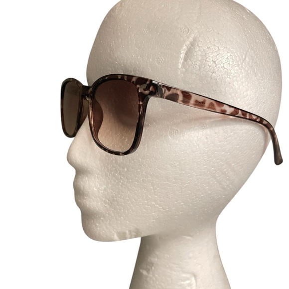 Brown Leopard Print Sunglasses with Gradient Lenses and Case NWOT - Picture 2 of 3